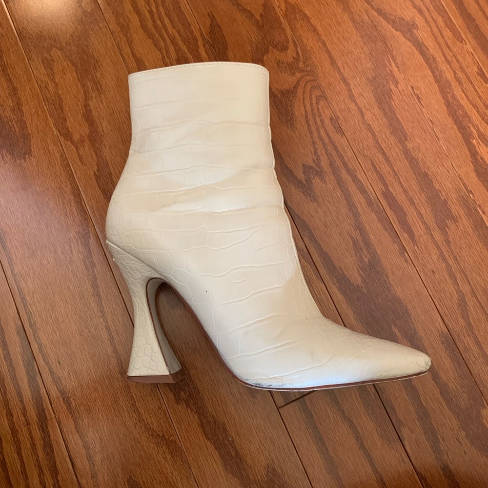 Raid Leather Off White Croc Ankle Boots with Heel size 7